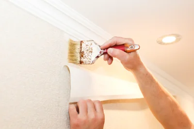 Pose de papier peint au Mesnil-le-Roi — revêtements muraux et toiles de verre